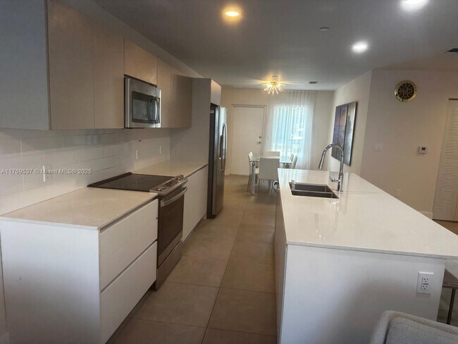 Foto del edificio - 2505 NE 193rd St