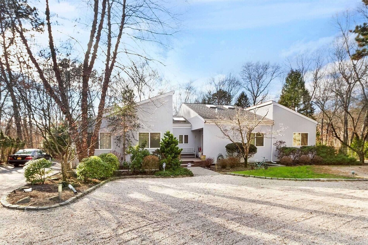 Primary Photo - 41 Park Cir