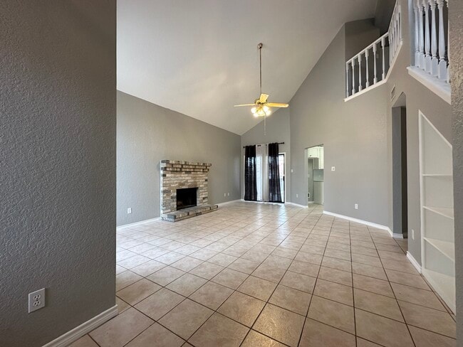 Building Photo - 15325 Mutiny Ct
