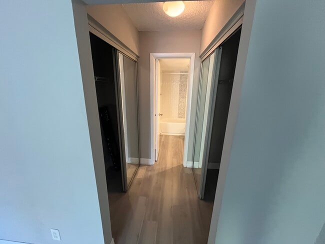 Building Photo - 733 SE 1st Way