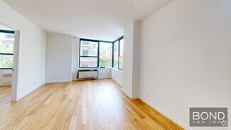 Building Photo - 247 W 87th St