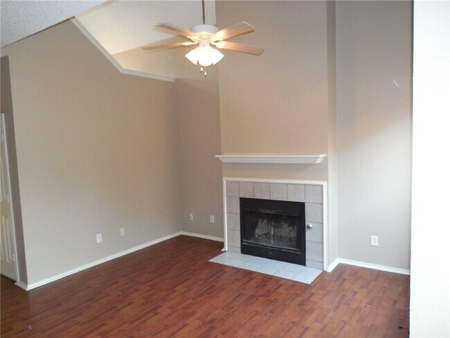 Building Photo - 6059 Mapleshade Ln