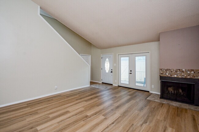 Photo - 9509 Windswept Ln Townhome