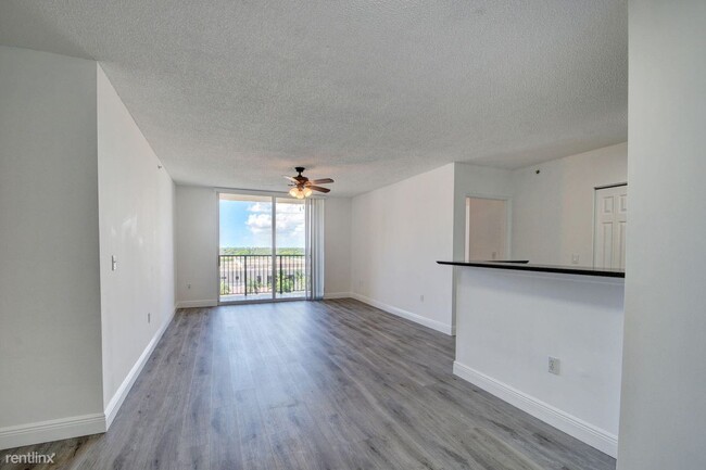 Building Photo - 2 br, 2 bath House - 651 Okeechobee Blvd A...