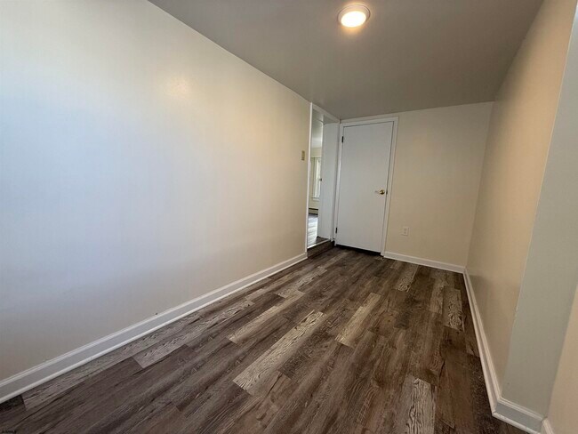 Foto del edificio - 103 N Troy Ave