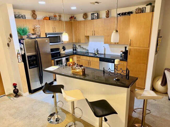 Foto del edificio - 300 S Australian Ave