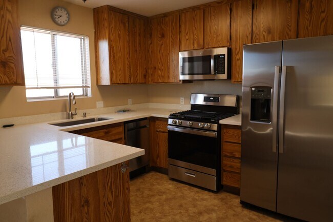 Foto del edificio - PLACE-1332 N El Prado St