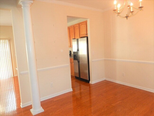 Building Photo - 10651 Edmundson Ave
