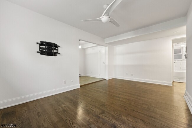 Building Photo - 482 Joralemon St