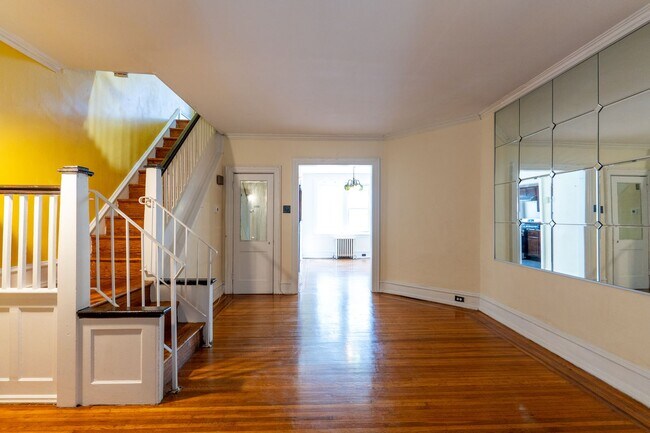 Foto del edificio - Lovely 3 bedroom near Cobbs Creek