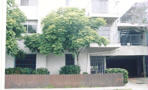 Foto del edificio - 2415 E 15th St