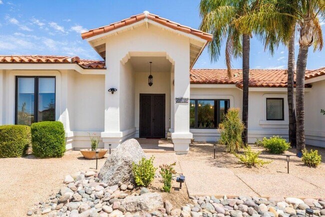 Building Photo - 8618 E Santa Catalina Dr