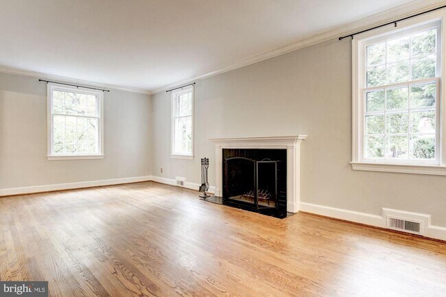Building Photo - 3505 Springland Ln NW