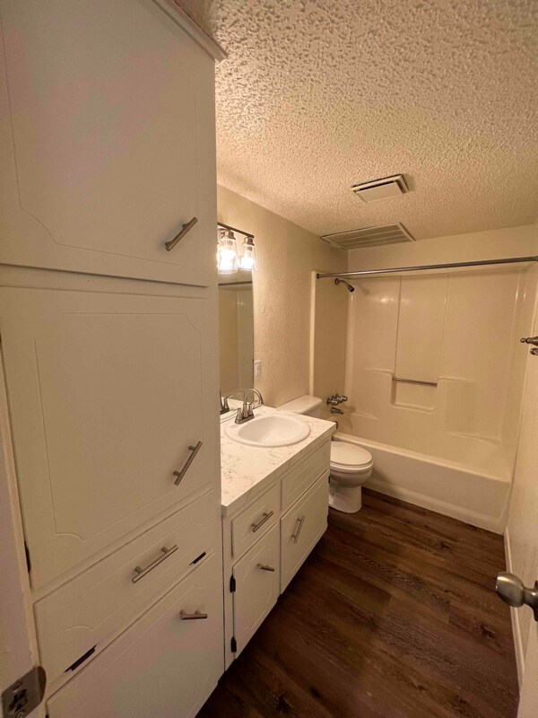 Foto del edificio - 1702 Kirk Ave