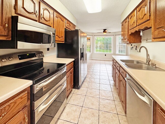 Building Photo - Spacious 3 bedroom 2 bath in Cordova