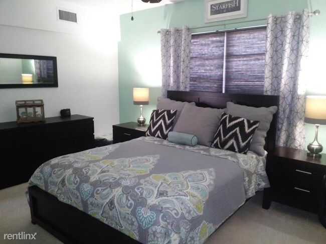 Foto del edificio - 331 SW 8th St