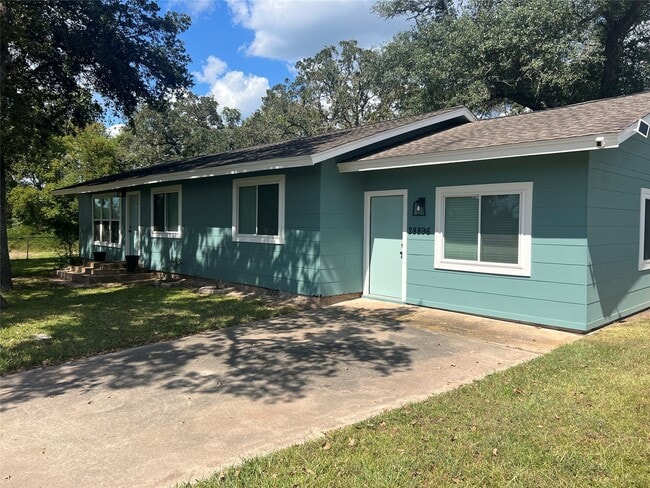 Building Photo - 28896 Waller Gladish Rd