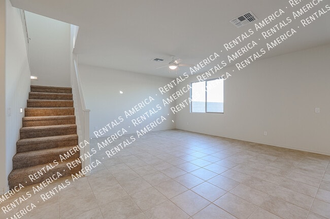 Building Photo - 5625 N 87th Dr