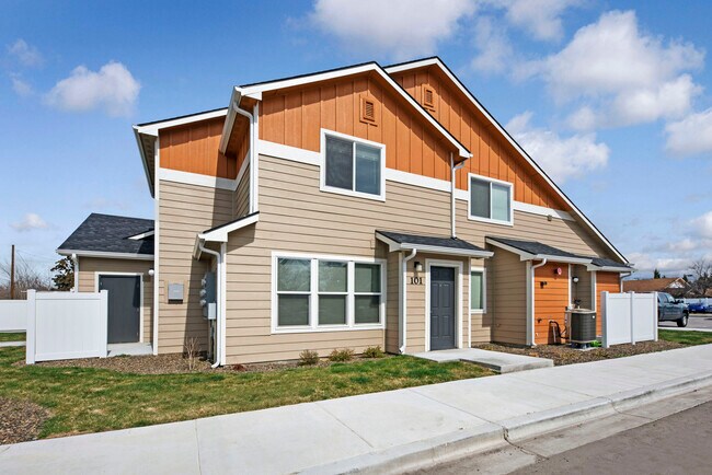 Building Photo - 7754 Emerald St