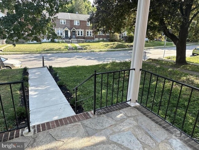 Foto del edificio - 744 E Cold Spring Ln