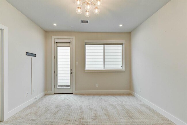 Foto del edificio - 5857 Dolores St