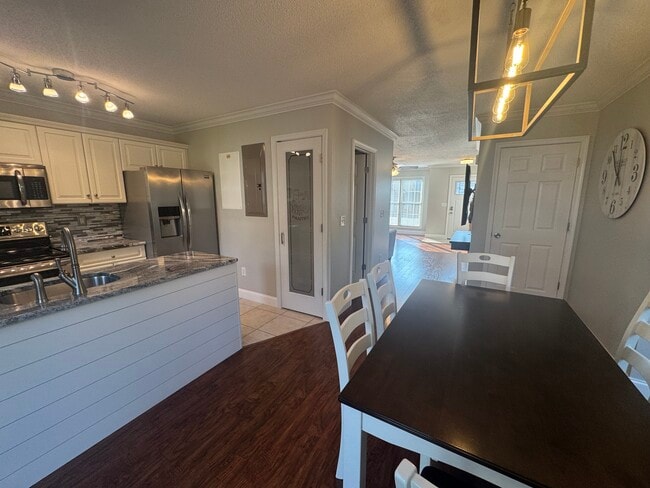 Building Photo - 1137 Paul Revere Ct