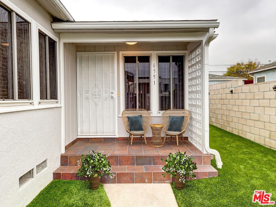 Primary Photo - 6551 W 86th Pl