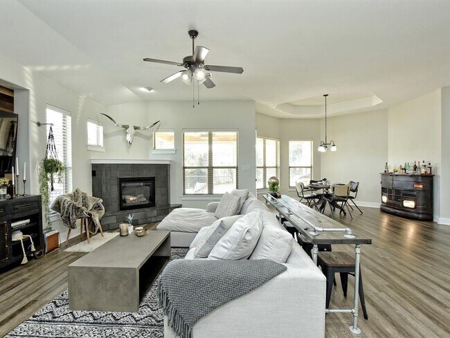 Building Photo - 214 Rivulet Ln