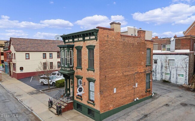 Foto del edificio - 153 Barrett St
