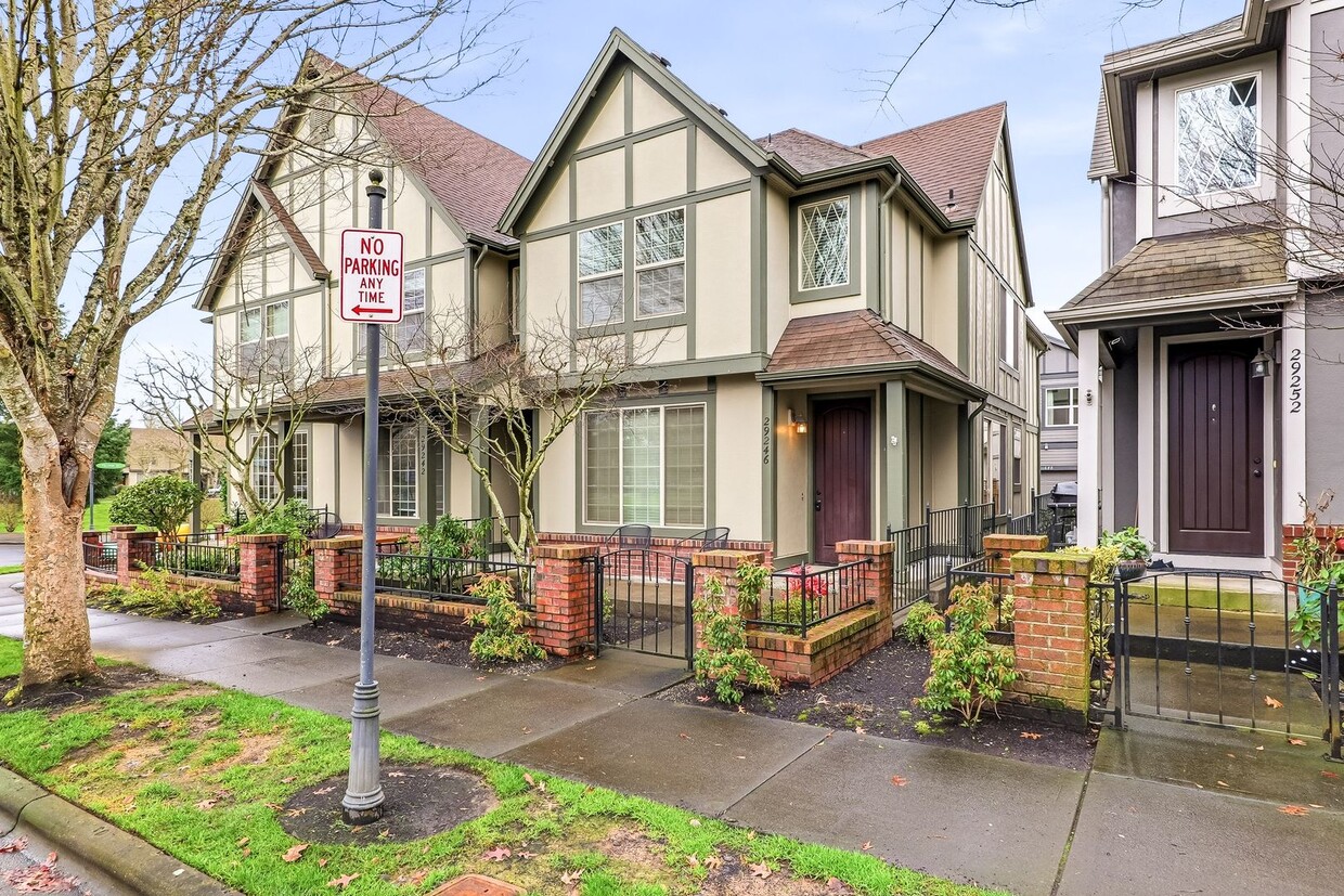 Primary Photo - Just Listed!! 2 Bedroom, 2.5 Bathroom Townhouse in Arbor Villebois!