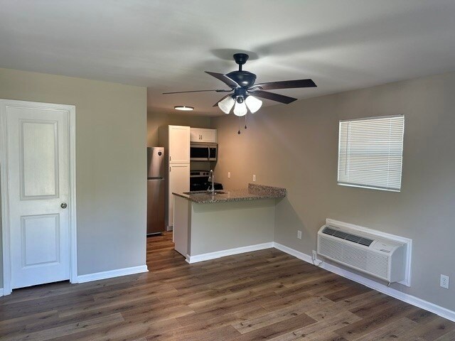 Foto del edificio - 555 Wildwood Ave SE