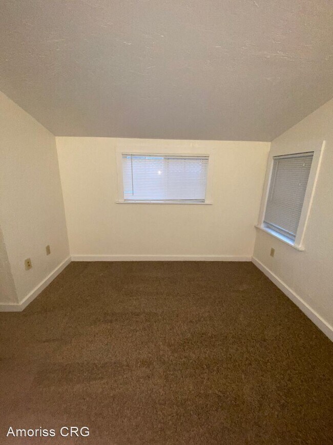 Building Photo - 2 br, 1 bath House - 518 E 14th St.