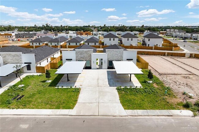 Building Photo - 2107 Cassandra St