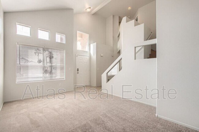 Foto del edificio - 4420 Vincente Ln