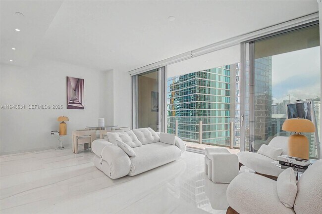 Foto del edificio - 300 Biscayne Blvd Way