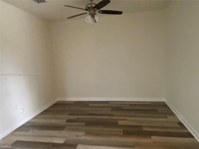 Building Photo - 3 br, 2.5 bath House - 3420 W 92nd Pl