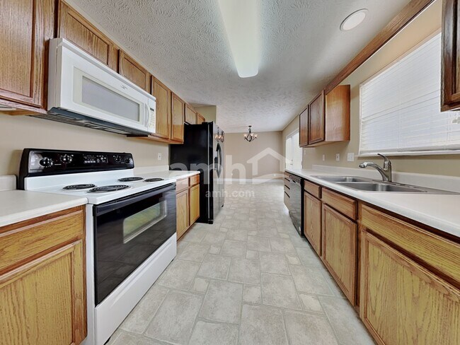 Foto del edificio - 112 Rouen Ct