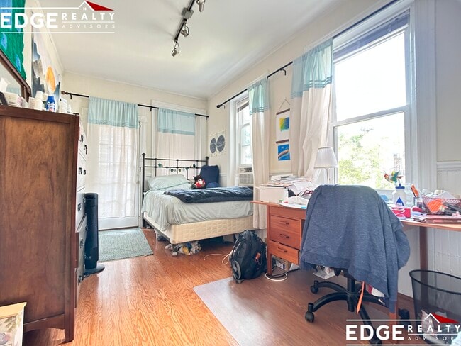 Foto del edificio - 26 Park Vale Ave