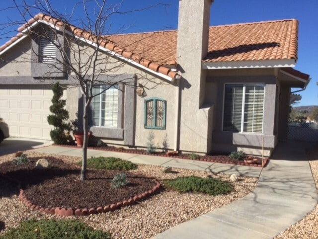 Building Photo - 10665 Cherry Hills Dr