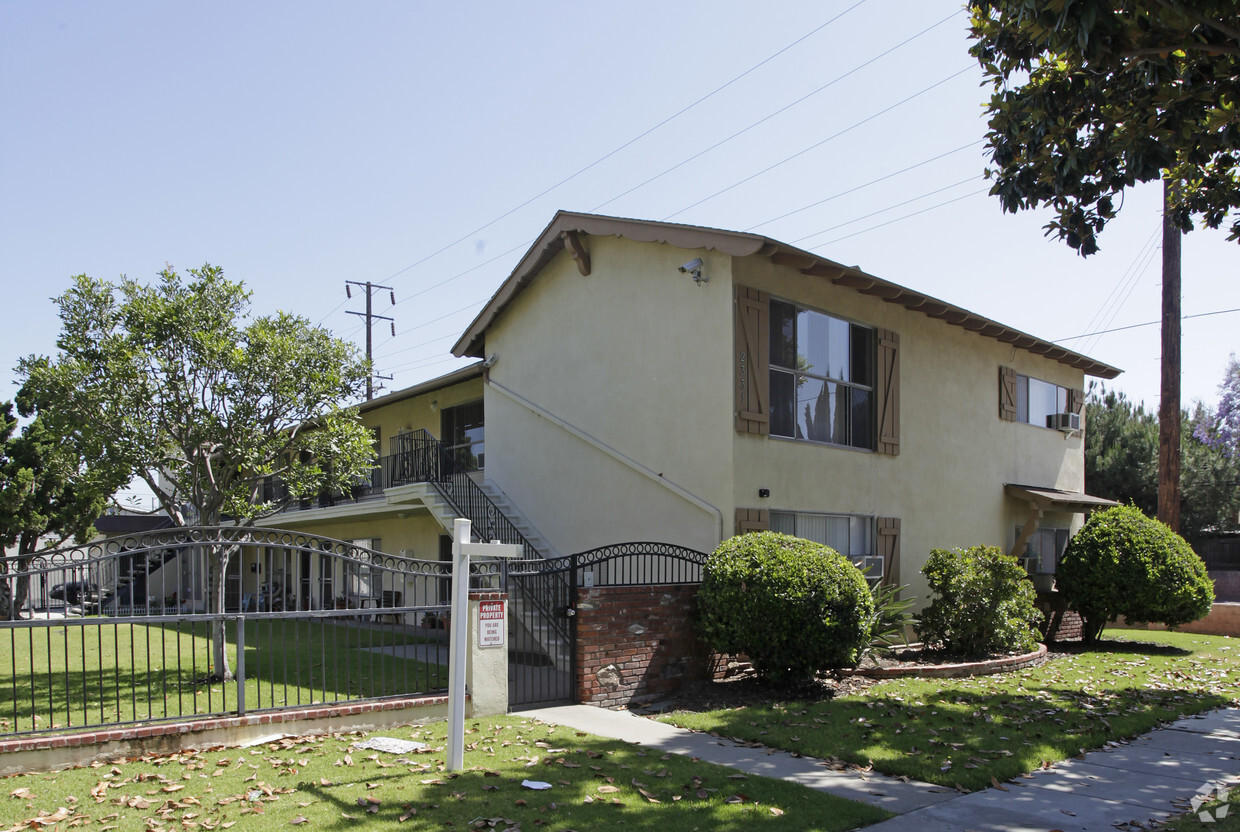 Primary Photo - Santa Fe Apartments