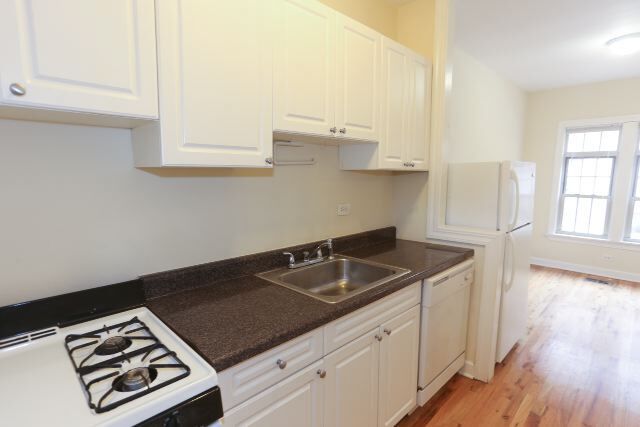 Foto del edificio - 714 W Barry Ave