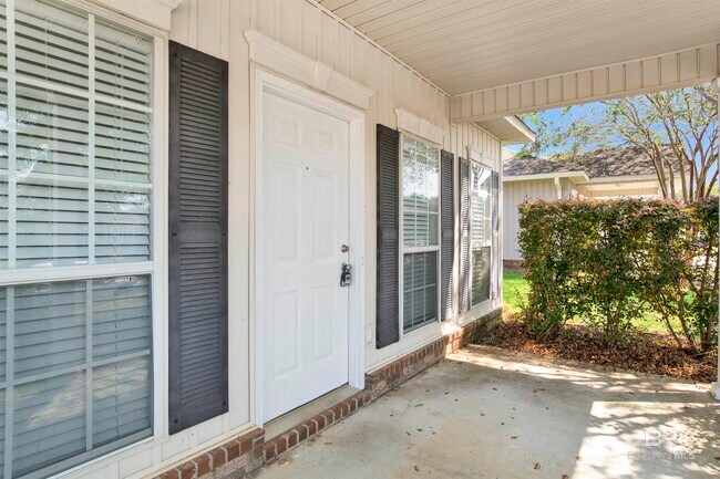 Foto del edificio - 33171 Stables Dr