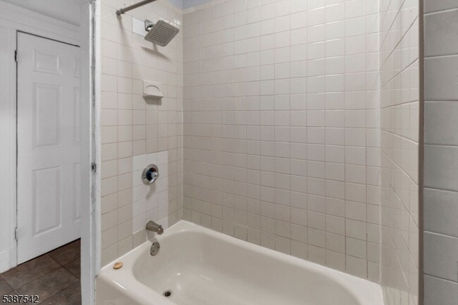 Building Photo - 19 N 7th St