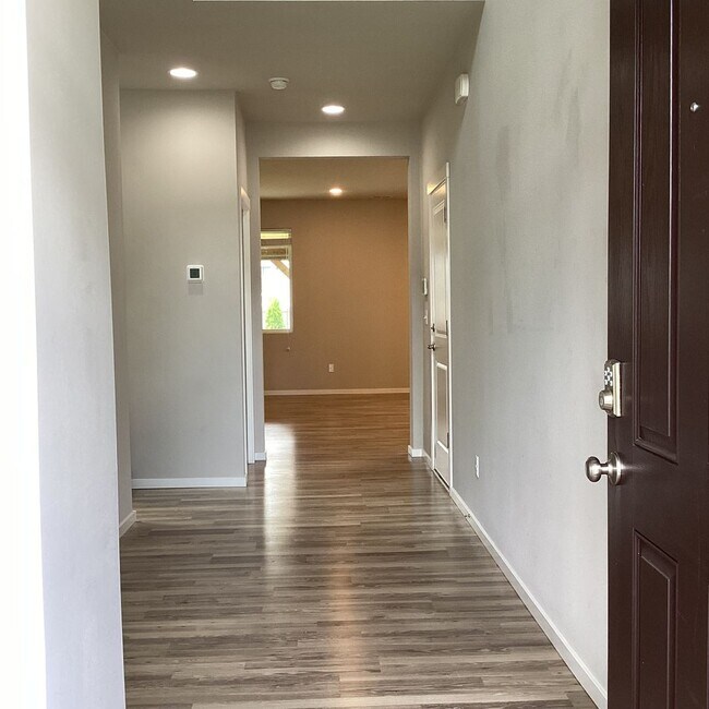 Foto del edificio - 4 Bedroom Corner Lot Home in Granite Falls