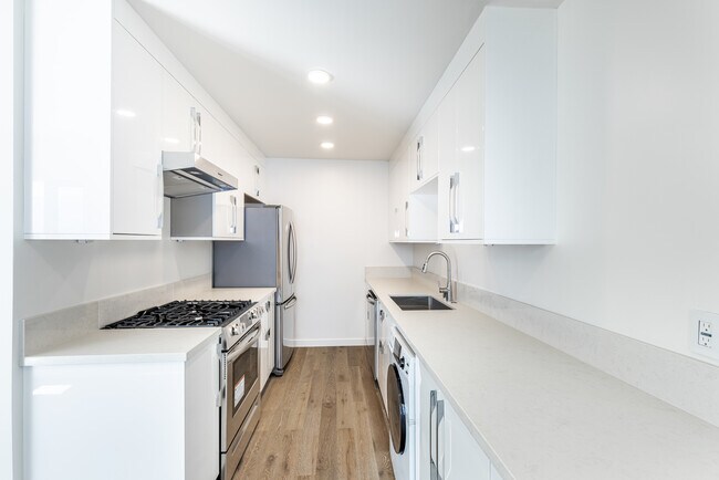 Building Photo - 1026 6th St