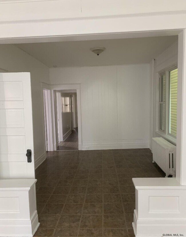 Building Photo - 34 Elizabeth St