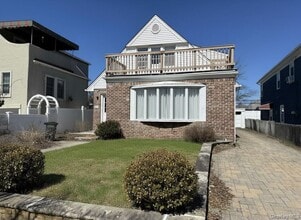 Building Photo - 525 E Olive St