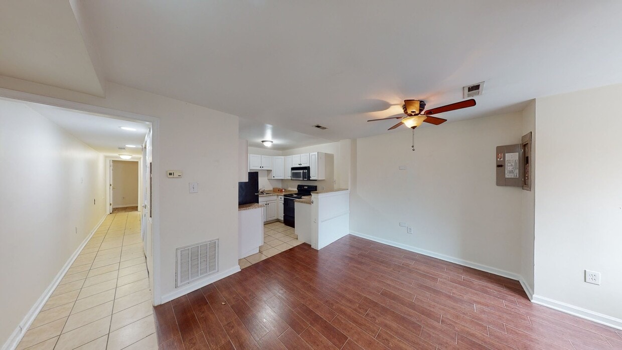 Photo - Bright Eckington apartment 15 min walk fro...
