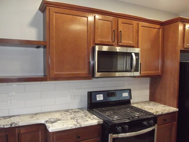 Building Photo - 1672 Glenmont Rd