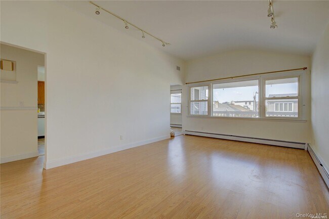 Foto del edificio - 670 W Beech St